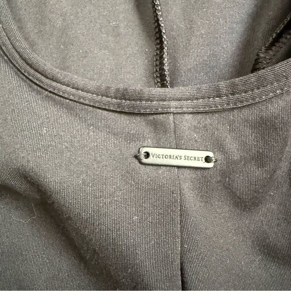 Victoria’s Secret Women’s XXL Black Yoga Strappy Romper shorts 4” inseam - Picture 9 of 9